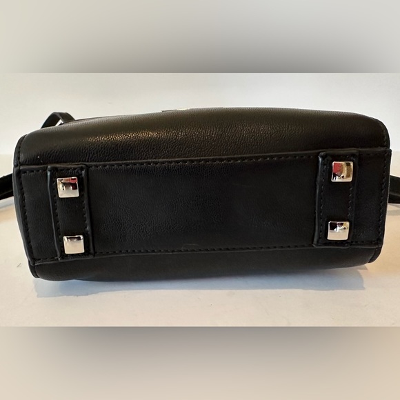 Simply Noelle Handbag - Picture 3 of 3